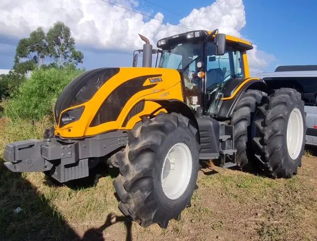 TRATOR DE PNEUS VALTRA BH 184 HITECH ANO 2022